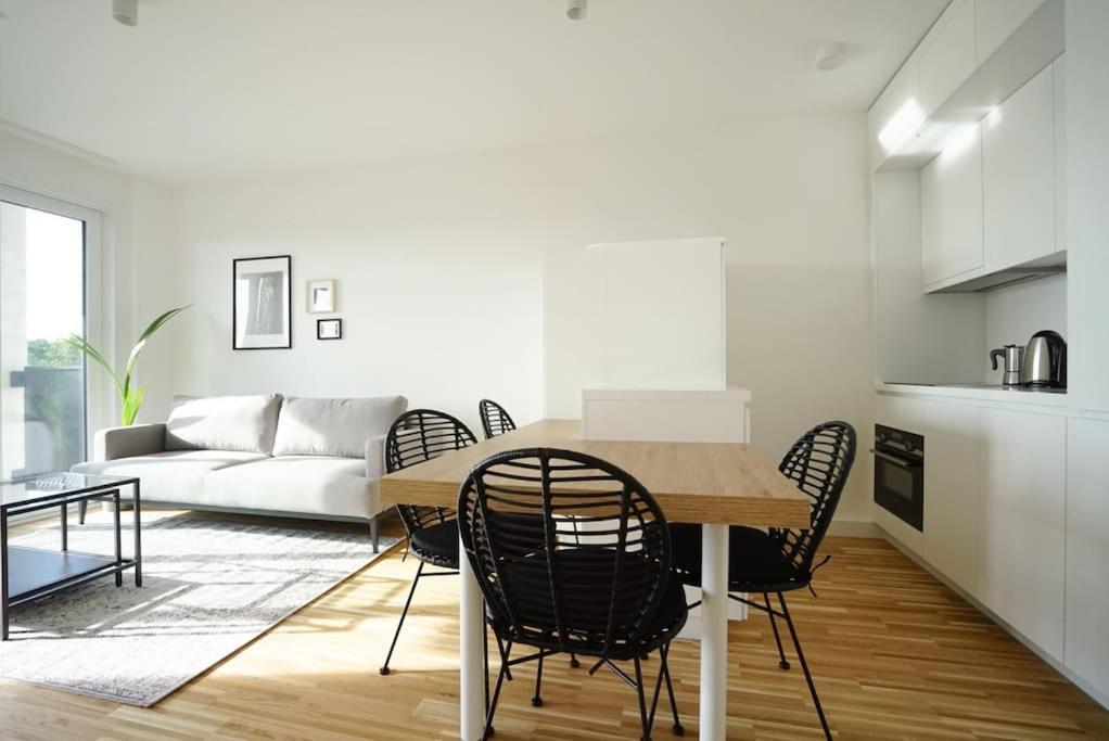 With Terrace Near Metro Station And Apartament