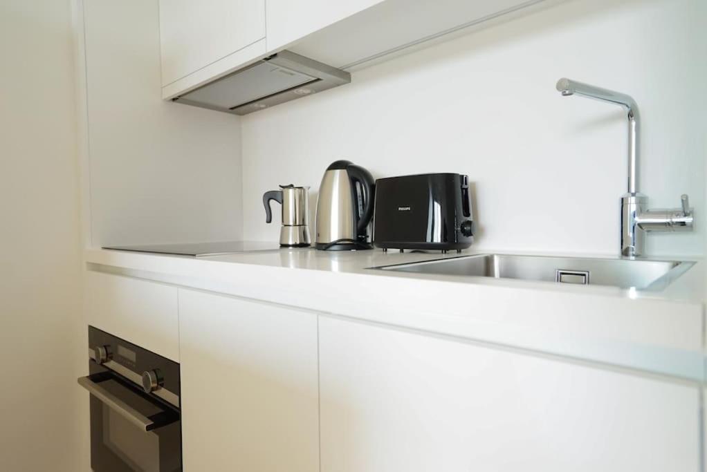 Apartament With Terrace Near Metro Station And Viena