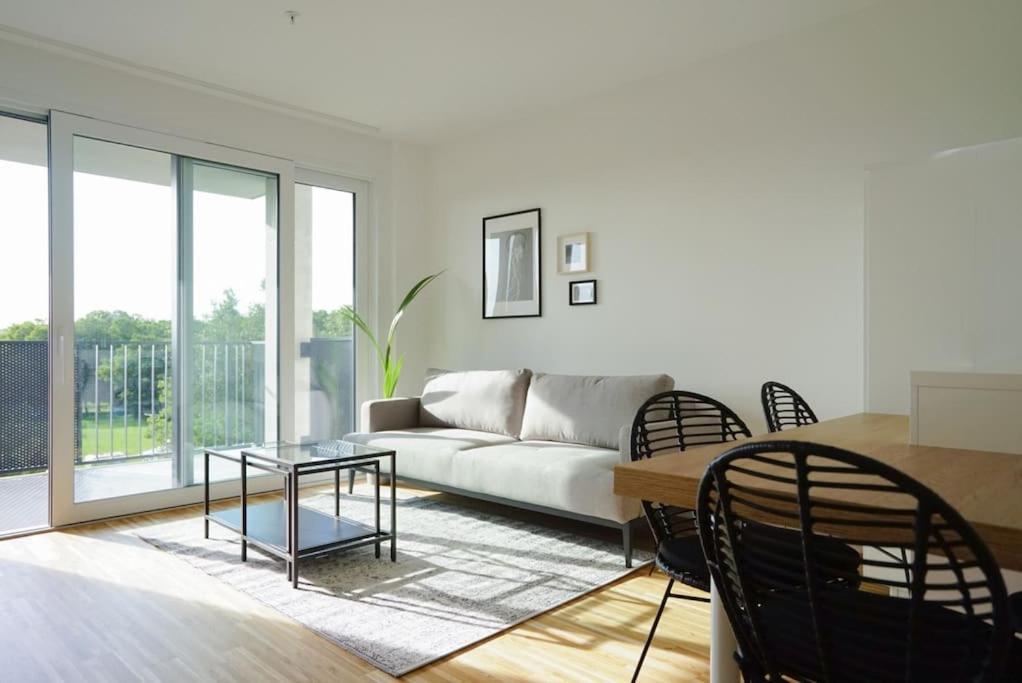Appartement With Terrace Near Metro Station And *